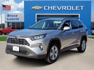 Used 2021 Toyota RAV4 XLE image 1