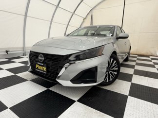 Used 2023 Nissan Altima 2.5 SV image 1