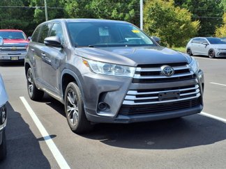 Used 2018 Toyota Highlander LE image 1