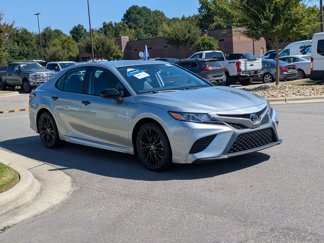 Used 2020 Toyota Camry SE image 1
