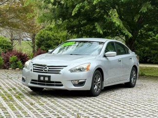 Used 2015 Nissan Altima 2.5 S w/ Sport Value Package image 1