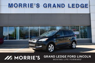 Used 2015 Ford Escape SE w/ Equipment Group 201A image 1