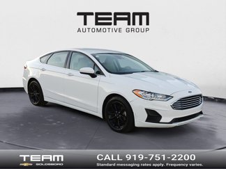 Used 2020 Ford Fusion SE image 1