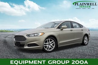 Used 2016 Ford Fusion SE image 1