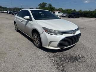 Used 2017 Toyota Avalon XLE image 1
