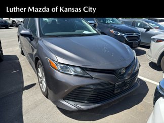 Used 2018 Toyota Camry LE image 1