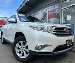 Used 2013 Toyota Highlander SE image 1