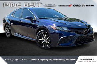 Used 2022 Toyota Camry SE image 1