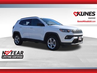 Used 2023 Jeep Compass Latitude image 1