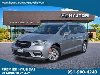Used 2021 Chrysler Pacifica Touring-L image 1