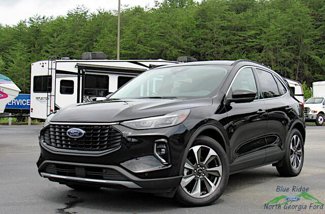 Used 2023 Ford Escape Platinum image 1