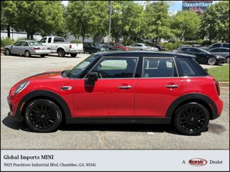 Used 2021 MINI Cooper 4-Door Hardtop w/ Premium Package image 1