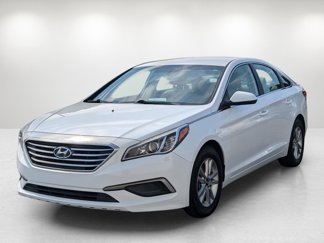 Used 2017 Hyundai Sonata SE image 1