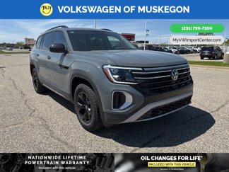 New 2025 Volkswagen Atlas Peak Edition SE image 1