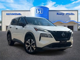 Used 2023 Nissan Rogue SV image 1