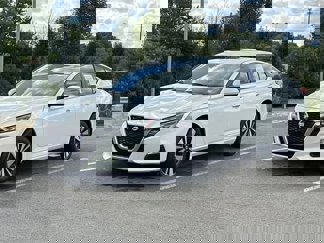 Used 2021 Nissan Altima 2.5 SV w/ SV Premium Package image 1