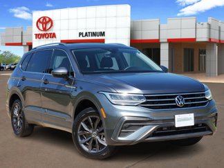 Used 2023 Volkswagen Tiguan SE image 1