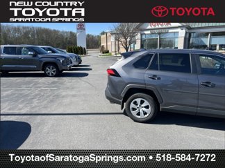 Used 2022 Toyota RAV4 LE image 1