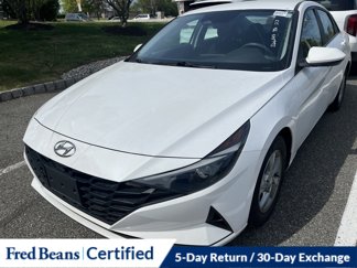 Used 2023 Hyundai Elantra SE image 1