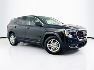 Used 2024 GMC Terrain SLE image 1