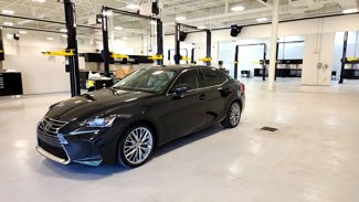 Used 2017 Lexus IS 200t image 1