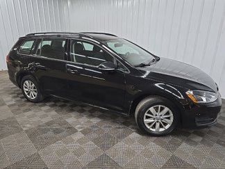 Used 2015 Volkswagen Golf S image 1