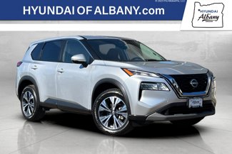 Used 2022 Nissan Rogue SV image 1