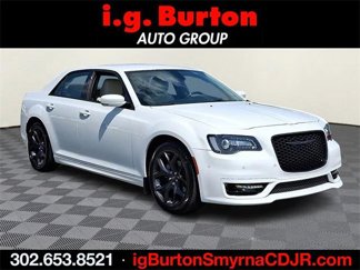 Certified 2022 Chrysler 300 Touring L image 1