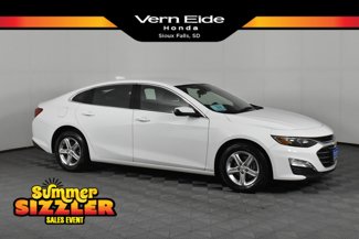 Used 2024 Chevrolet Malibu LT image 1