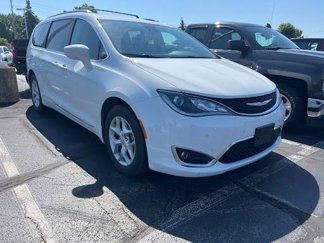 Used 2017 Chrysler Pacifica Touring-L Plus w/ Advanced Safetytec Group image 1