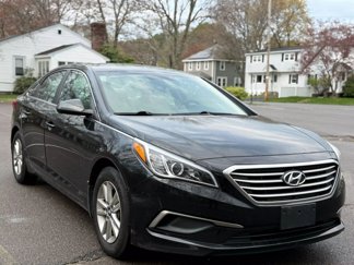 Used 2016 Hyundai Sonata SE image 1