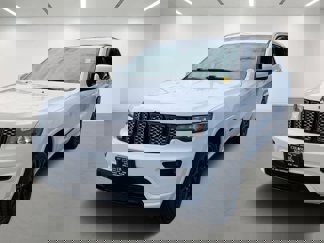 Used 2020 Jeep Grand Cherokee Altitude image 1
