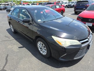 Used 2015 Toyota Camry LE image 1