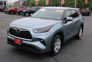 Used 2022 Toyota Highlander LE image 1