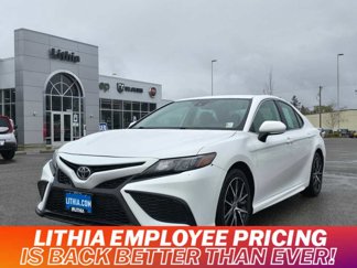 Used 2022 Toyota Camry SE image 1