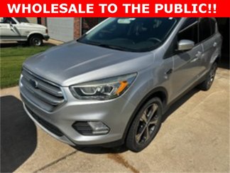 Used 2017 Ford Escape SE w/ Equipment Group 201A image 1