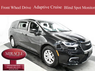 Used 2023 Chrysler Pacifica Touring-L image 1