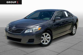 Used 2011 Toyota Camry LE image 1