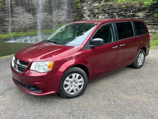 Used 2019 Dodge Grand Caravan SE w/ UConnect Hands-Free Group image 1