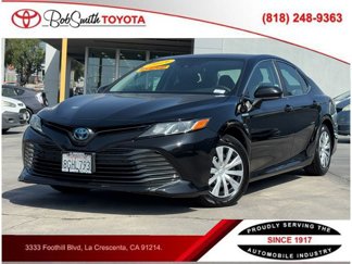 Used 2019 Toyota Camry LE image 1