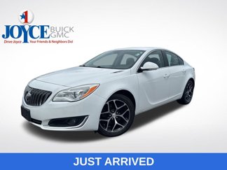 Used 2017 Buick Regal Sport Touring image 1