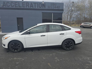 Used 2017 Ford Focus S image 1