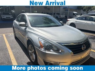 Used 2014 Nissan Altima 2.5 SV w/ Technology Package image 1