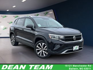 Used 2022 Volkswagen Taos SE image 1