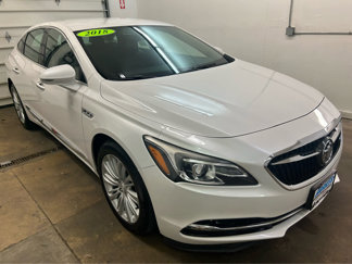 Used 2018 Buick LaCrosse Essence image 1