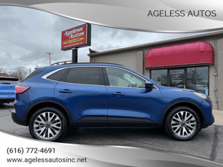 Used 2022 Ford Escape Titanium image 1