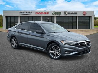 Used 2021 Volkswagen Jetta R-Line w/ R-Line Cold Weather Package image 1