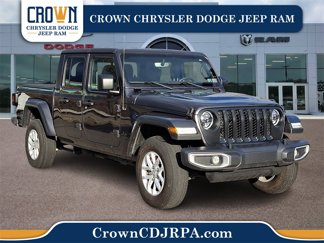 Used 2023 Jeep Gladiator Sport image 1
