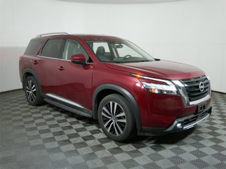 Used 2023 Nissan Pathfinder Platinum image 1