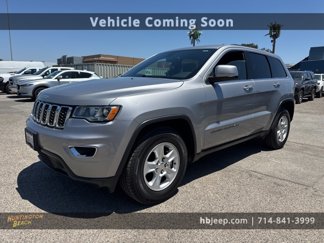 Used 2017 Jeep Grand Cherokee Laredo image 1